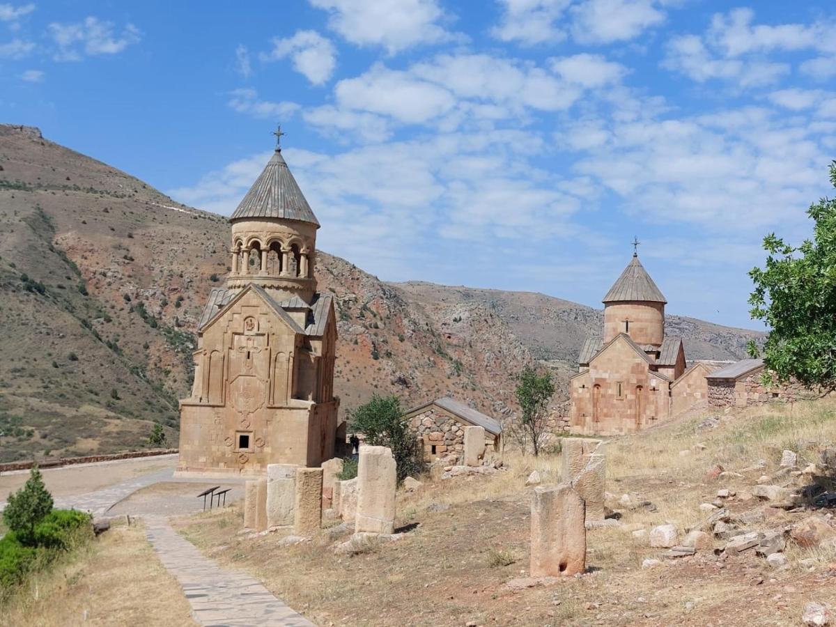 Отель Liviti Арени Экстерьер фото